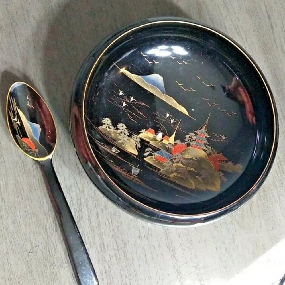Japan Lacquerware Black Gold Salad Bowl with Spoon NO FORK